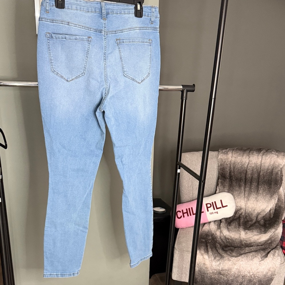 SWANK A Posh boutique Light Blue Denim Pants very stretchy - Picture 3 of 3